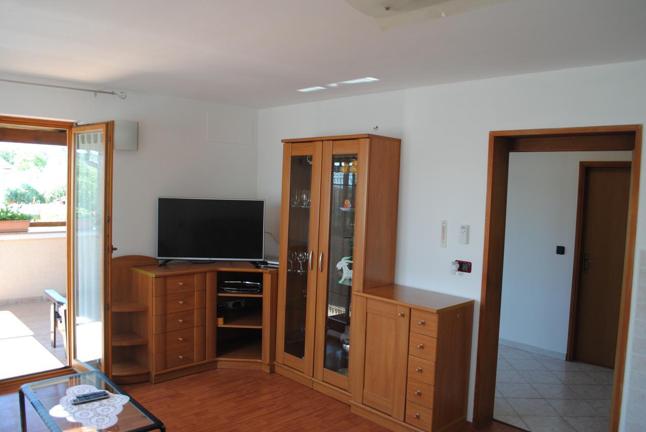 Holiday Home Ana Pula Exterior photo